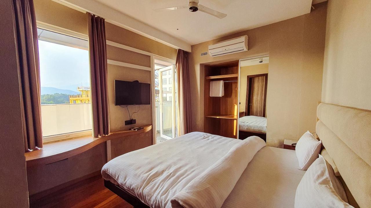 Aura Rooms Dehradun Bagian luar foto