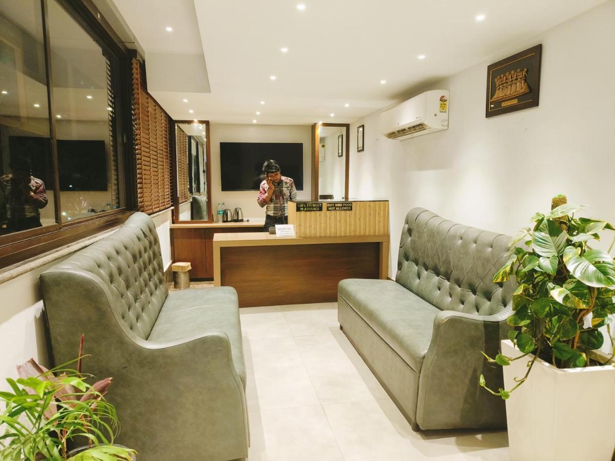 Aura Rooms Dehradun Bagian luar foto