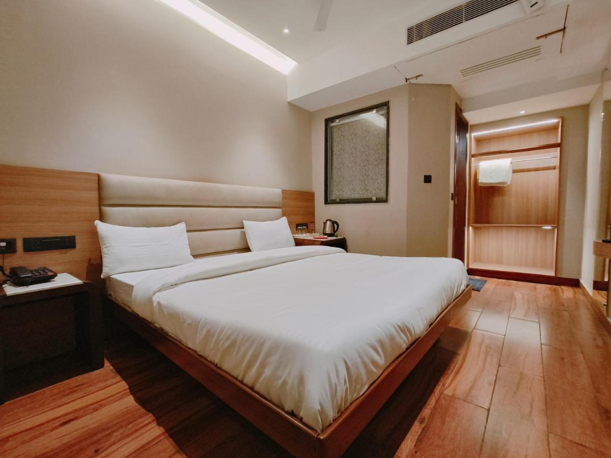 Aura Rooms Dehradun Bagian luar foto