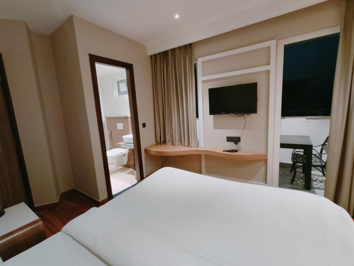 Aura Rooms Dehradun Bagian luar foto